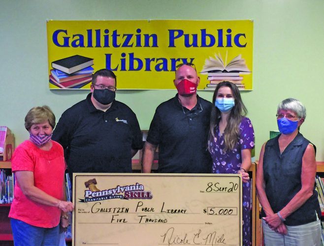 Helping the library News, Sports, Jobs Altoona Mirror